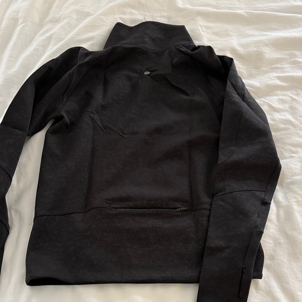 Lululemon half zip pullover for running - image 3